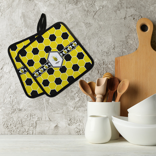 Honeycomb Neoprene Pot Holder - Set of 2  LIFESTYLE