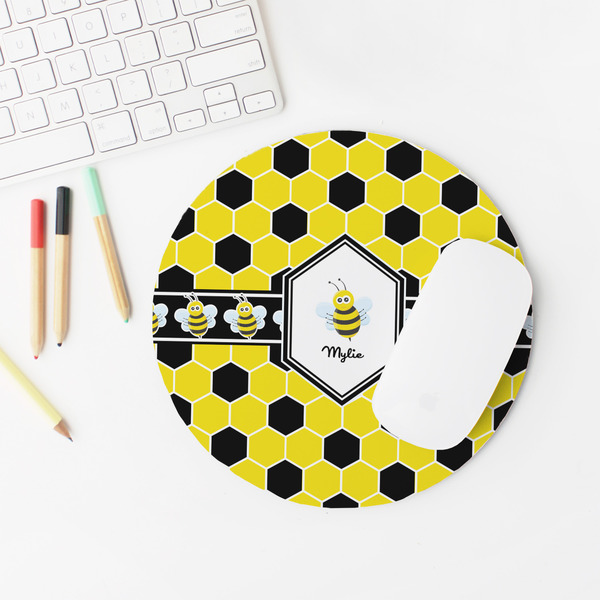 Honeycomb Round Mousepad - LIFESTYLE 2