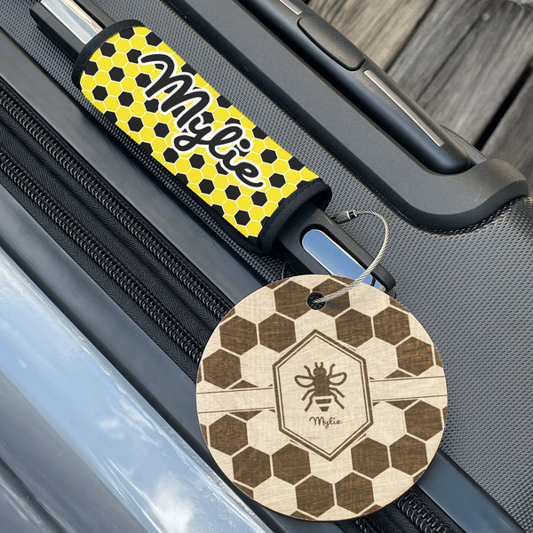 Honeycomb Wood Luggage Tags - Round - Lifestyle