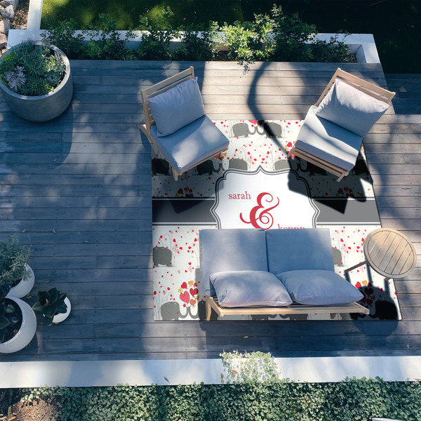 Elephants in Love 8'x10' Patio Rug - In context