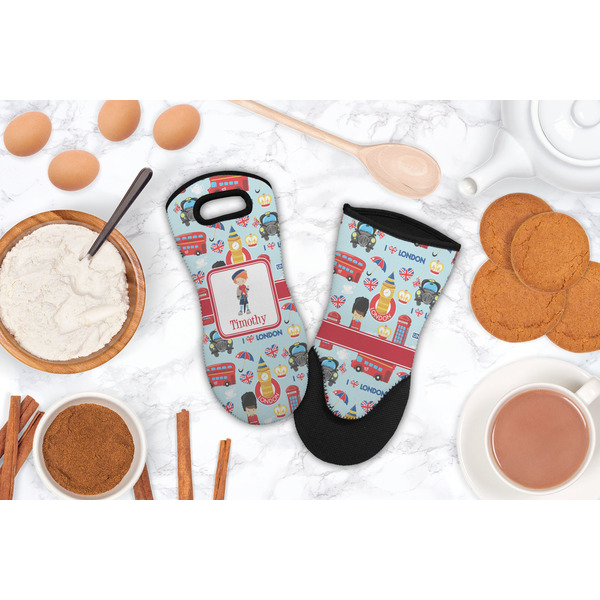 London Neoprene Oven Mitt - Lifestyle Image