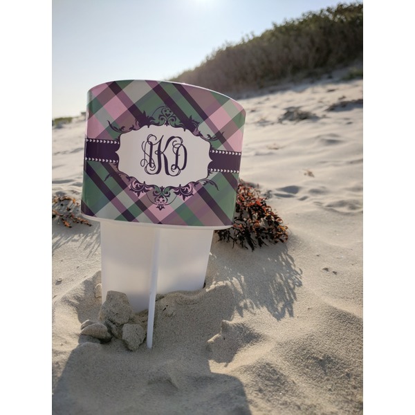 Plaid with Pop Beach Spiker white on beach with sand