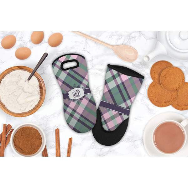 Plaid with Pop Neoprene Oven Mitt - Lifestyle Image