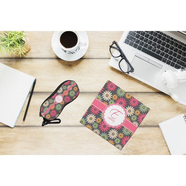 Daisies Eyeglass Case and Cloth Set - LIFESTYLE