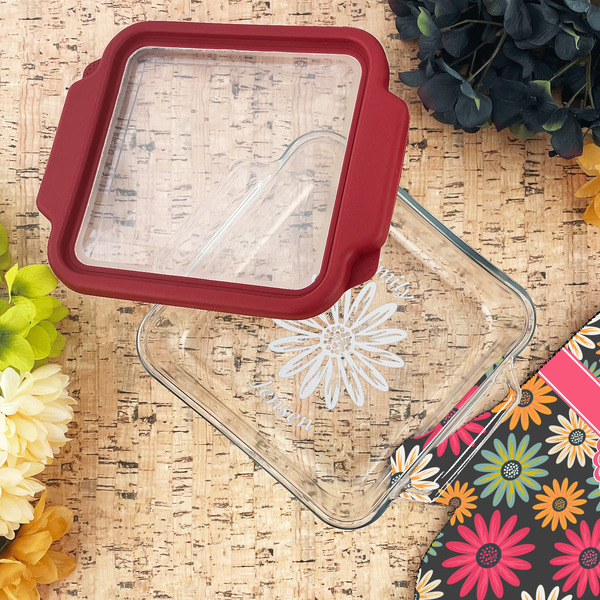 Daisies Glass Cake Dish - LIFESTYLE (8x8)