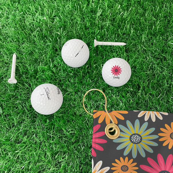 Daisies Golf Balls - Titleist - Set of 3 - LIFESTYLE