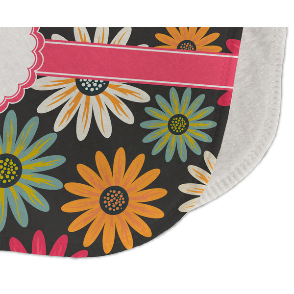 Daisies Old Burp Detail