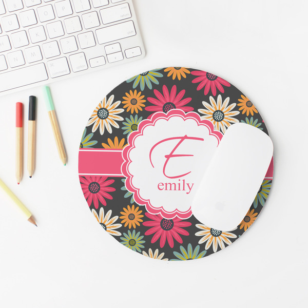 Daisies Round Mousepad - LIFESTYLE 2