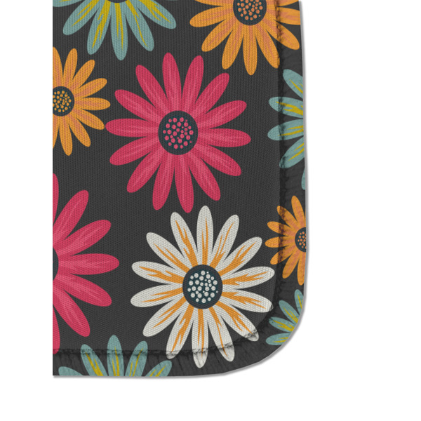 Daisies Sanitizer Holder Keychain - Detail