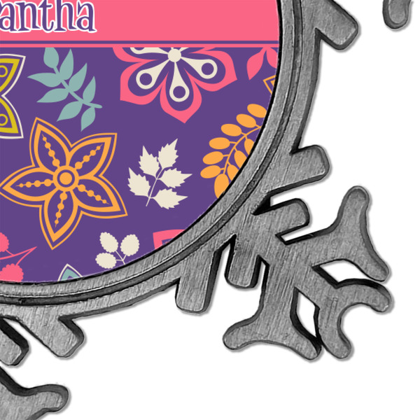 Simple Floral Vintage Snowflake - Detail