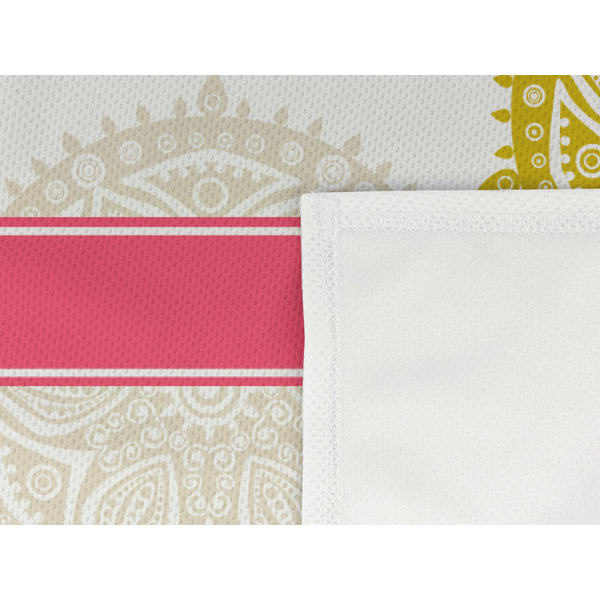 Doily Pattern Cooling Towel- Detail