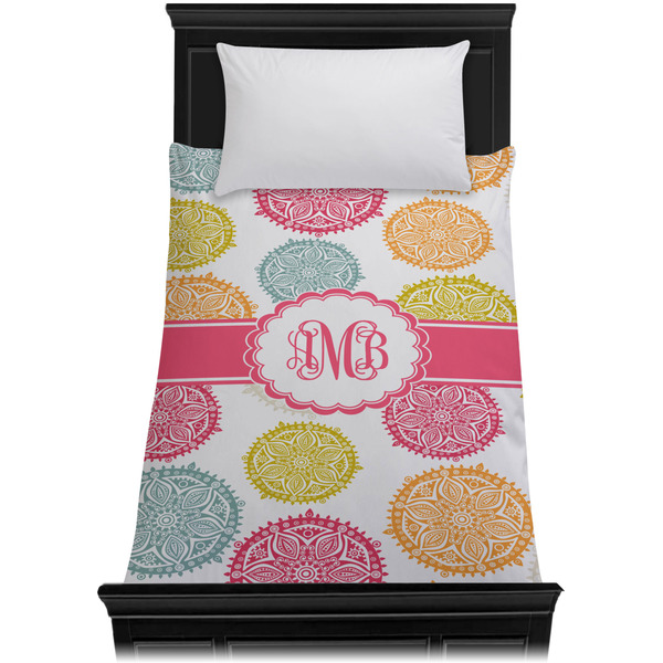 Doily Pattern Duvet Cover - Twin - On Bed - No Prop