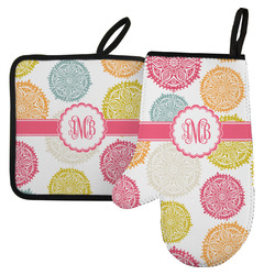 Doily Pattern Left Oven Mitt & Pot Holder Set w/ Monogram