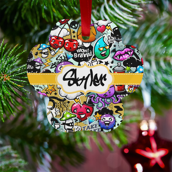 Graffiti Metal Paw Ornament - Lifestyle