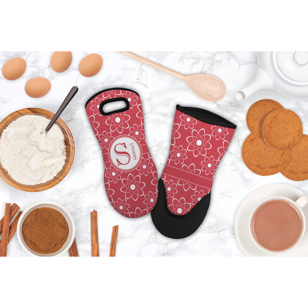 Atomic Orbit Neoprene Oven Mitt - Lifestyle Image