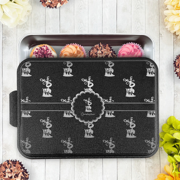 Reindeer Aluminum Baking Pan - Black Lid - LIFESTYLE