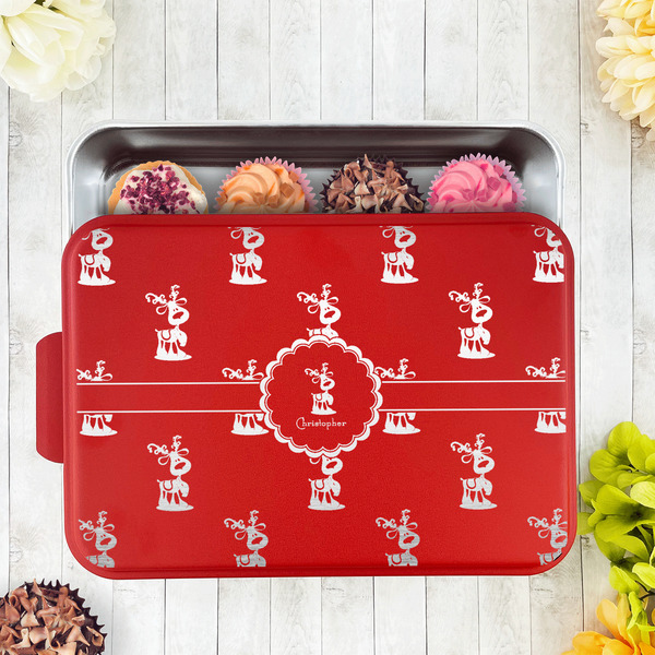 Reindeer Aluminum Baking Pan - Red Lid - LIFESTYLE