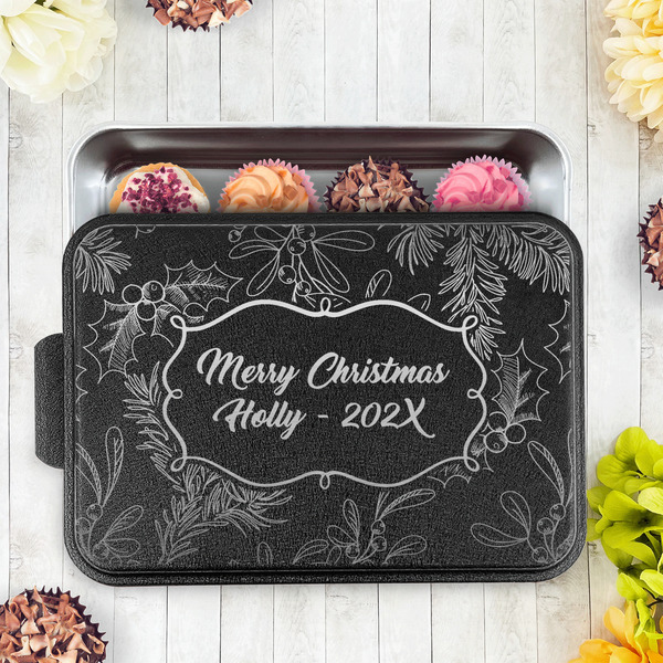 Christmas Holly Aluminum Baking Pan - Black Lid - LIFESTYLE
