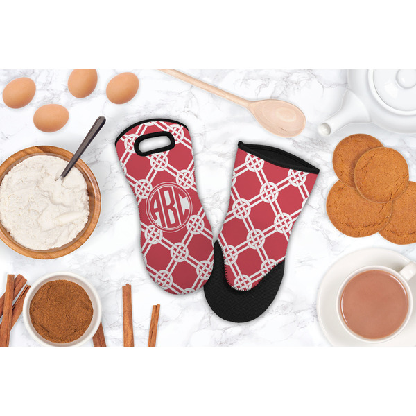 Celtic Knot Neoprene Oven Mitt - Lifestyle Image