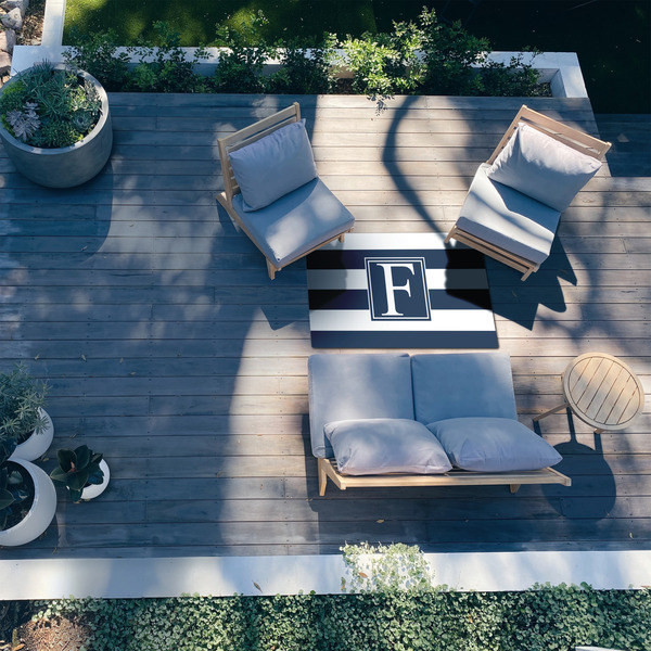 Horizontal Stripe 3'x5' Patio Rug - In Context
