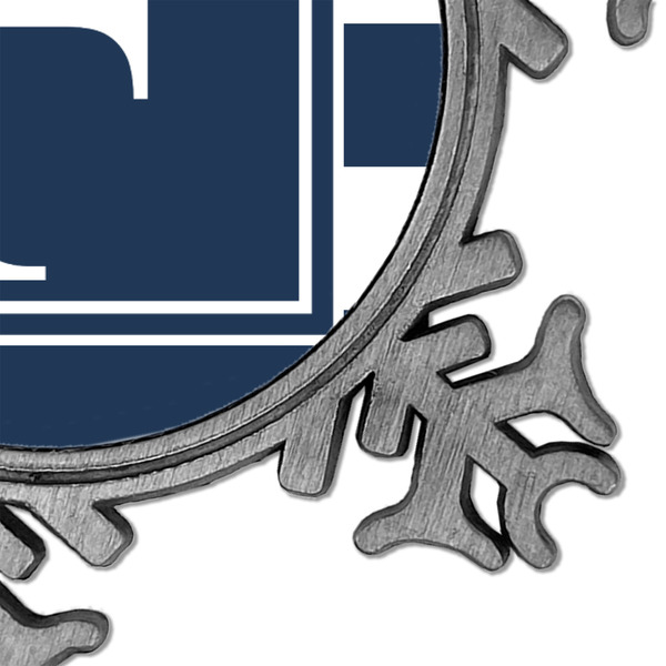 Horizontal Stripe Vintage Snowflake - Detail