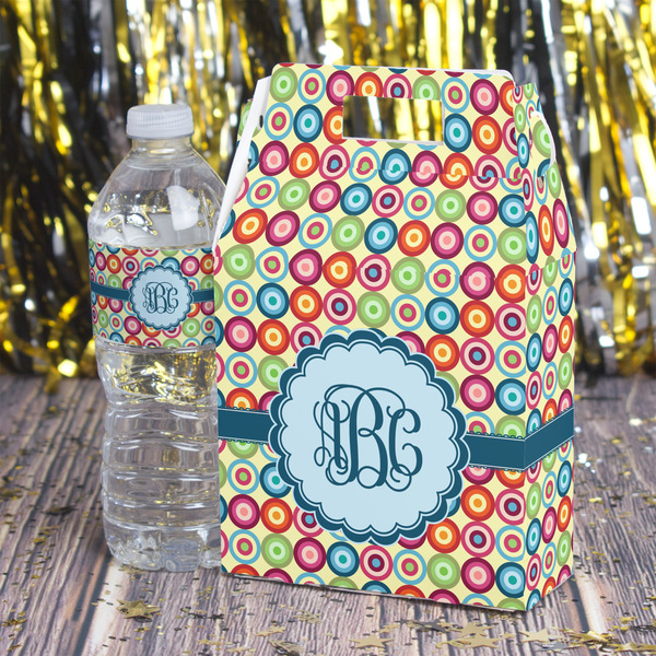 Retro Circles Gable Favor Box - In Context