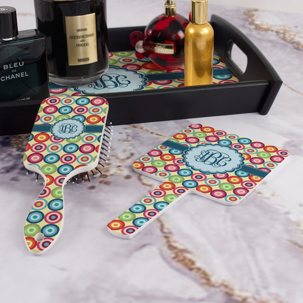 Retro Circles Hair Brush and Hand Mirror - Bathroom Scene