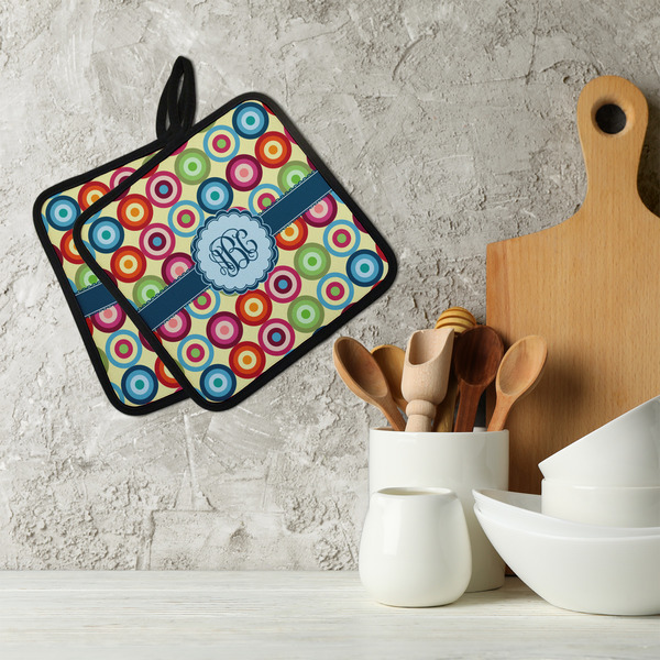 Retro Circles Neoprene Pot Holder - Set of 2  LIFESTYLE