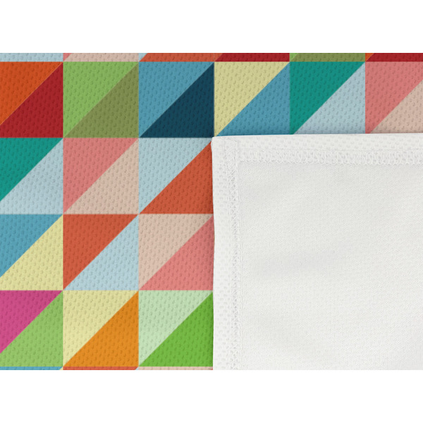 Retro Triangles Cooling Towel- Detail
