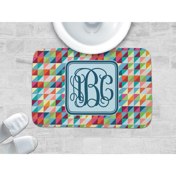 Retro Triangles Memory Foam Bath Mat - LIFESTYLE 34x21