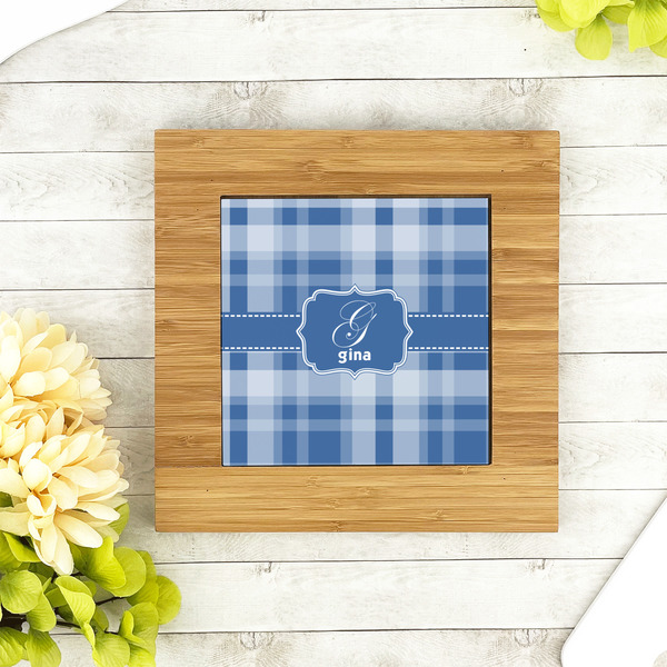 Plaid Bamboo Trivet with 6" Tile - LIFESTYLE