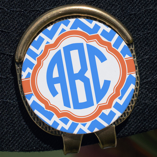 Zigzag Golf Ball Marker Hat Clip - Gold - Close Up