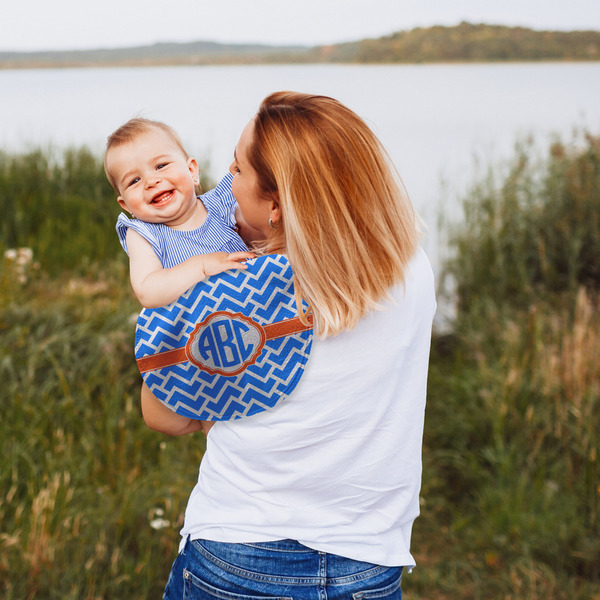 Zigzag Peanut Shaped Burp - Lifestyle