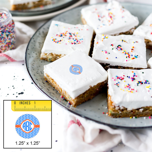 Zigzag Printed Icing Circle - XSmall - In Context