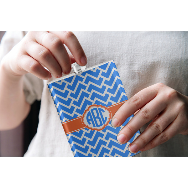 Zigzag Stainless Steel Flask - LIFESTYLE 1