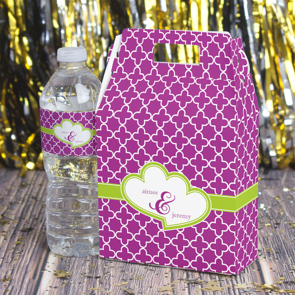 Clover Gable Favor Box - In Context