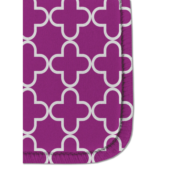 Clover Sanitizer Holder Keychain - Detail