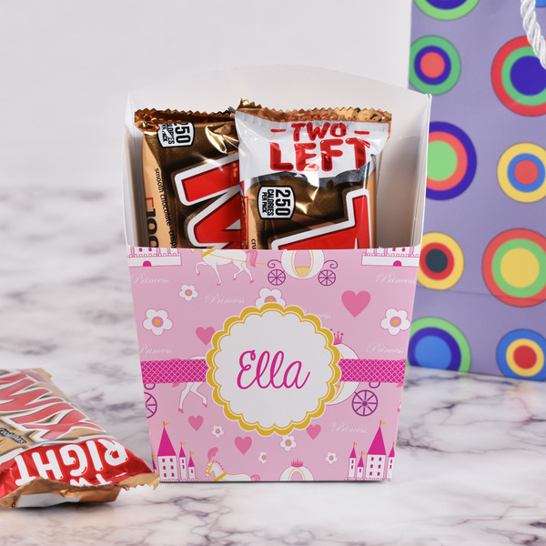 Princess Carriage French Fry Favor Box - w/ Treats View