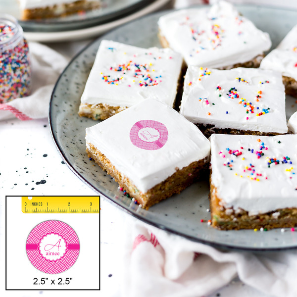 Square Weave Printed Icing Circle - Medium - In Context