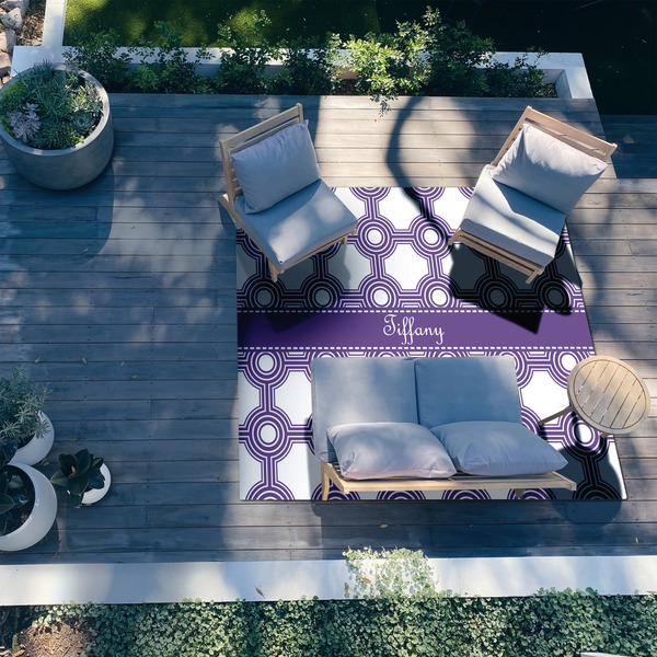 Connected Circles 8'x10' Patio Rug - In context