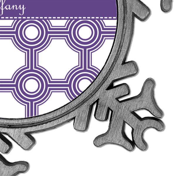 Connected Circles Vintage Snowflake - Detail