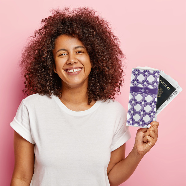 Connected Circles Vinyl Document Holder - LIFESTYLE