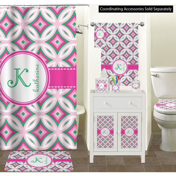 Linked Circles & Diamonds Bathroom Scene