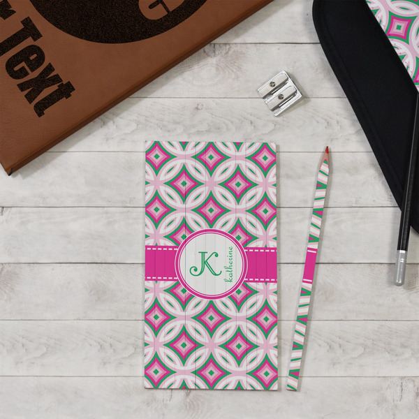 Linked Circles & Diamonds Colored Pencils - In Context