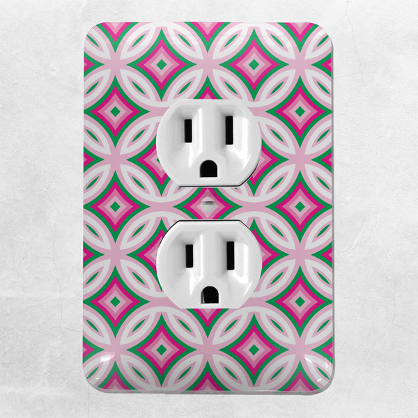 Linked Circles & Diamonds Electric Outlet Plate - LIFESTYLE