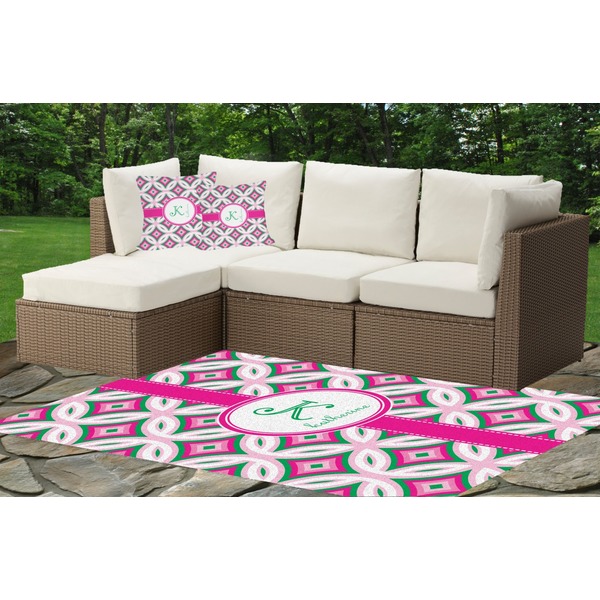 Linked Circles & Diamonds Indoor / Outdoor Rug & Cushions