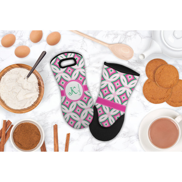 Linked Circles & Diamonds Neoprene Oven Mitt - Lifestyle Image