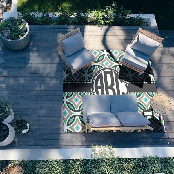 Geometric Circles 8'x10' Patio Rug - In context