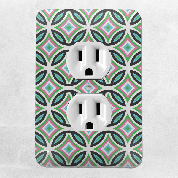 Geometric Circles Electric Outlet Plate - LIFESTYLE