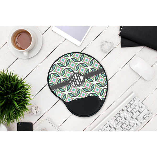 Geometric Circles Mouse Pad with Wrist Rest - LIFESYTLE 1